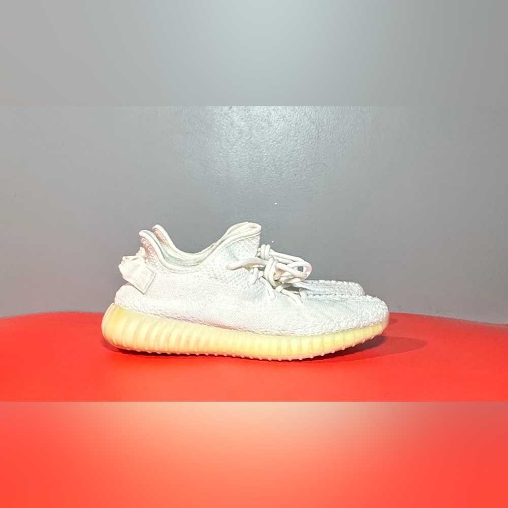 Size 8 - Adidas Yeezy Boost 350 V2 Low Cream White / Triple White